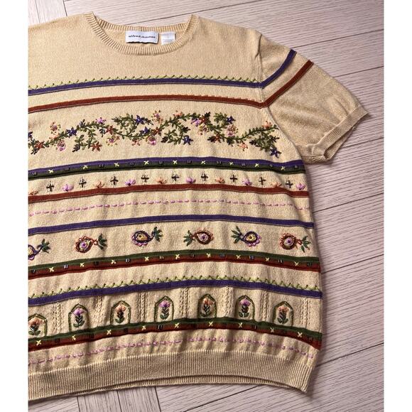 Alfred Dunner ladies short sleeve sweater w/ beaded & embroidered detail. Sz L - Picture 4 of 9